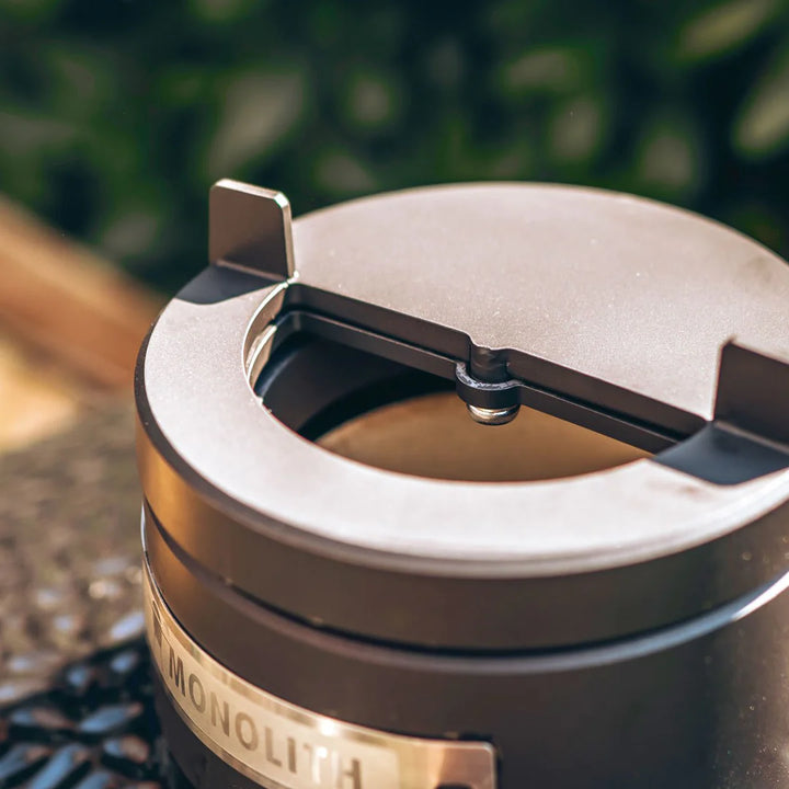 Monolith Junior Pro Series 2.0 - Black Box BBQ