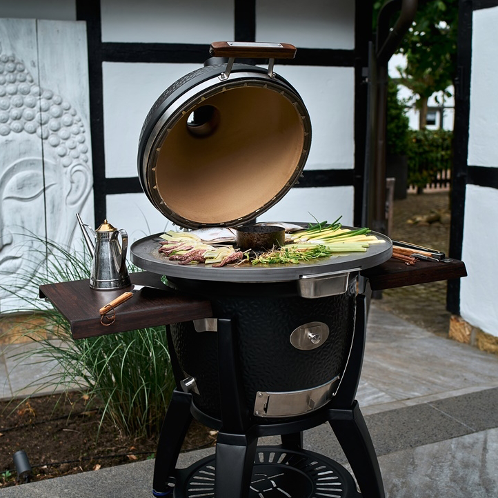 Monolith Avantgarde Kamado Grills