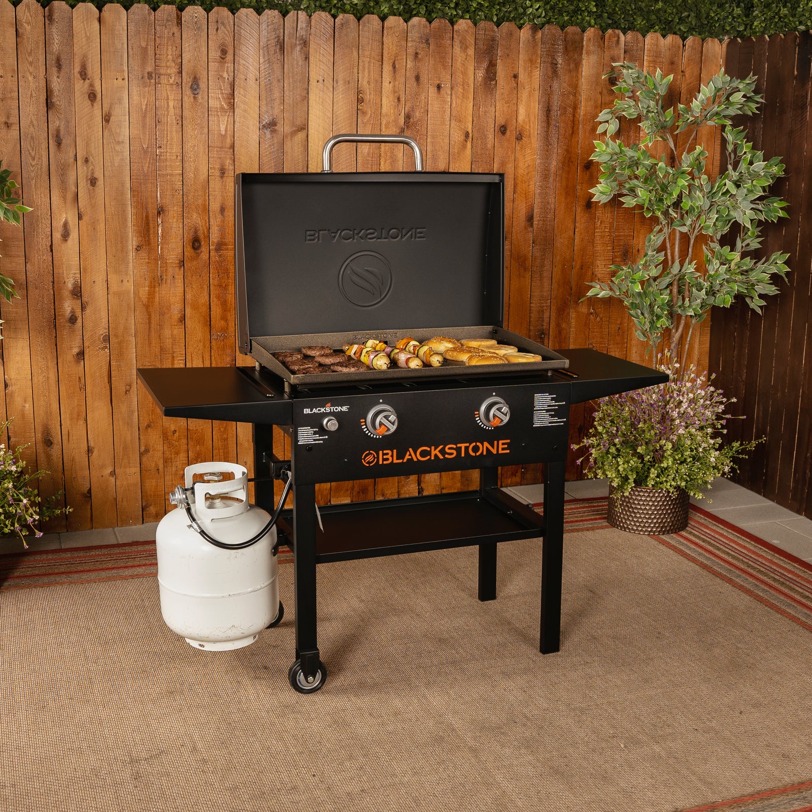 Blackstone 28 Inch Griddle With Hood - Black Box BBQ